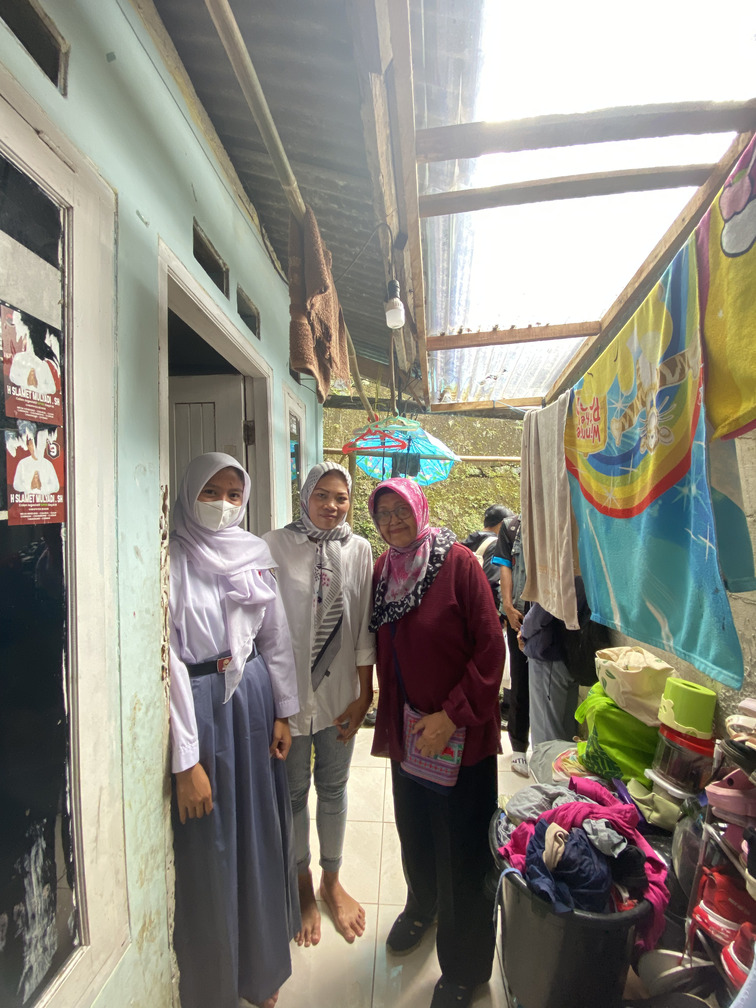 Survei rumah calon penerima beasiswa